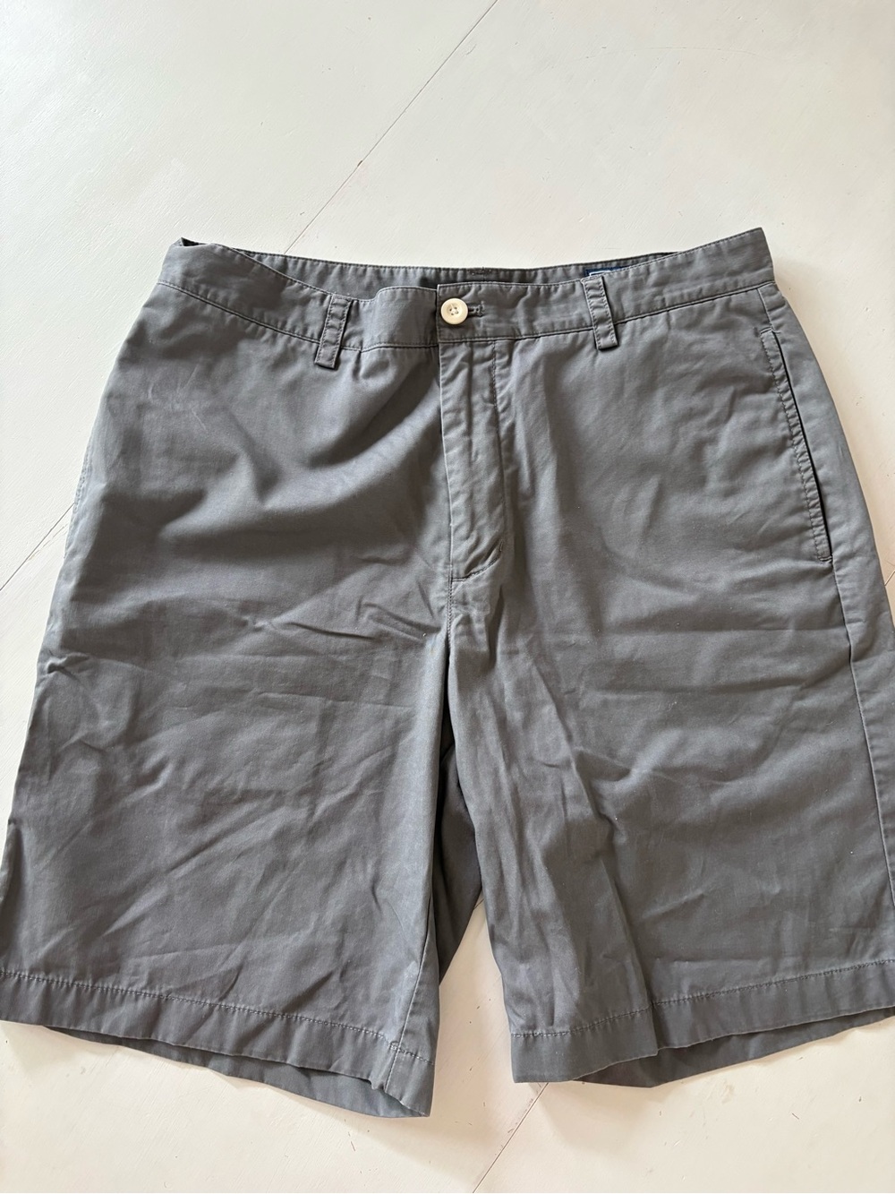 Vineyard Vines Men's Flat-Front Shorts - Gray